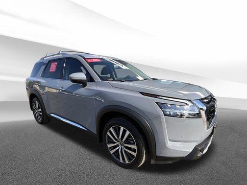 2022 Nissan Pathfinder Platinum 4WD