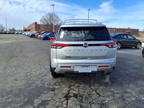 2025 Nissan Pathfinder Platinum 4WD
