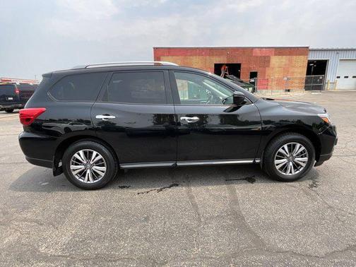 2020 Nissan Pathfinder S 4WD