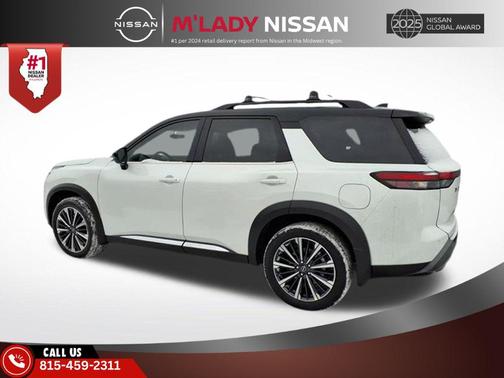 Everest White Pearl Tricoat/Super Black 2026 Nissan Pathfinder Platinum