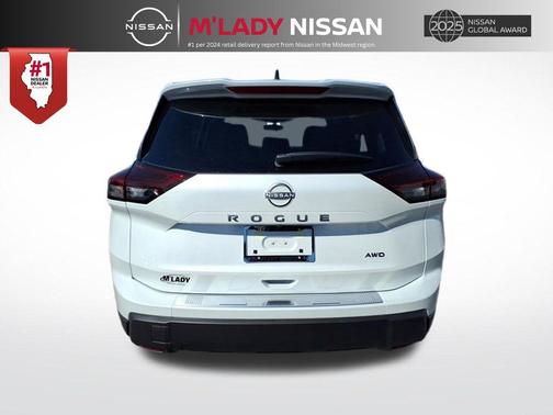 Everest White Pearl Tricoat 2026 Nissan Rogue SV