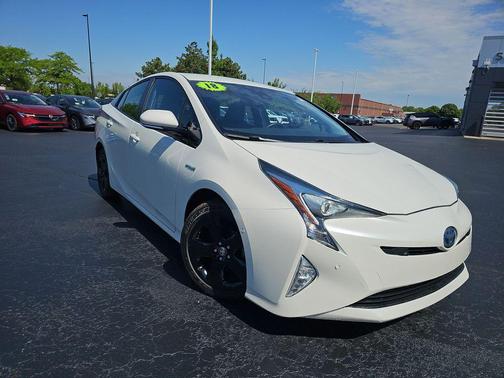 Blizzard Pearl 2018 Toyota Prius Four Touring