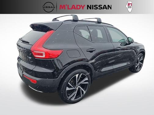 2019 Volvo XC40 T5 R-Design