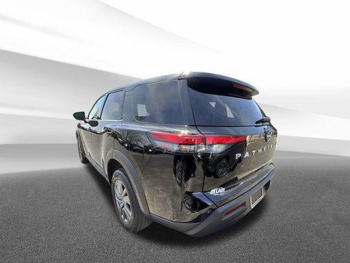 2023 Nissan Pathfinder S 4WD