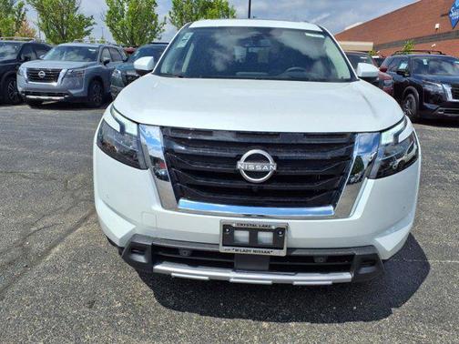 2025 Nissan Pathfinder Platinum 4WD