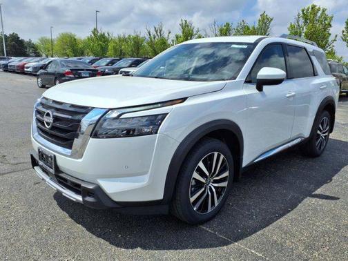 2025 Nissan Pathfinder Platinum 4WD