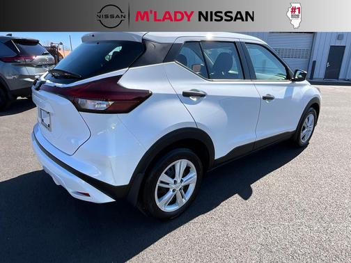 2025 Nissan Kicks S