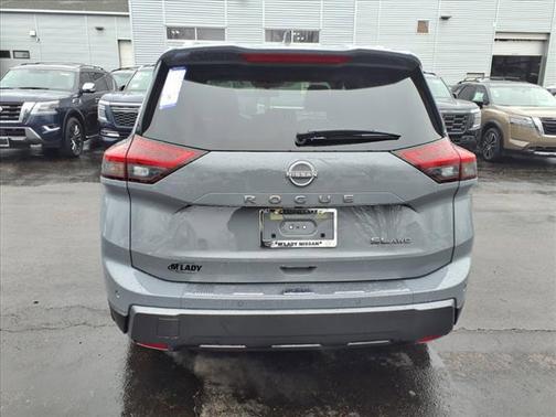 2025 Nissan Rogue SL