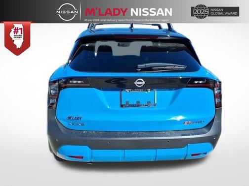 Arctic Ice Blue Metallic/Super Black 2026 Nissan Kicks SR
