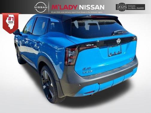 Arctic Ice Blue Metallic/Super Black 2026 Nissan Kicks SR
