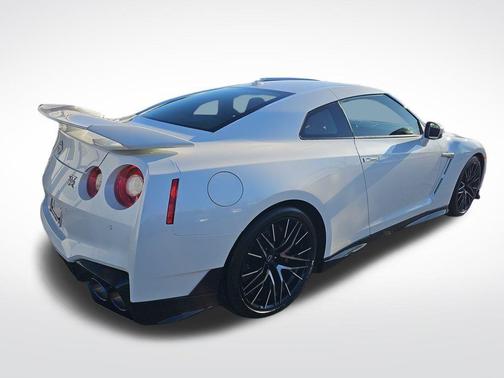 2024 Nissan GT-R Premium Dual-clutch 6-Speed Transmission
