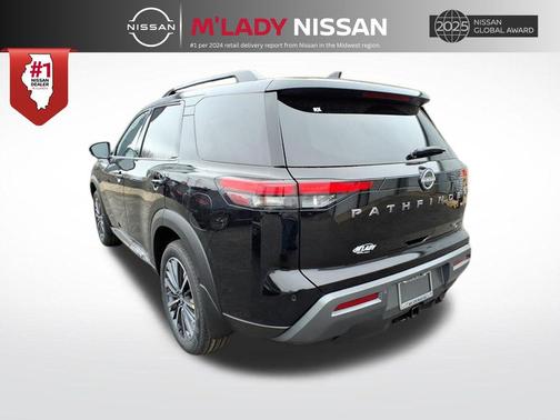 Super Black 2026 Nissan Pathfinder Platinum