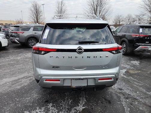 2025 Nissan Pathfinder Platinum 4WD