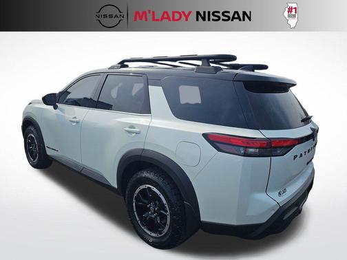 Pearl White Tricoat/Super Black 2024 Nissan Pathfinder Rock Creek 4WD