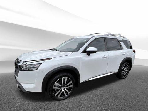 2025 Nissan Pathfinder Platinum 4WD