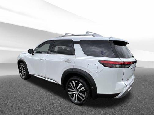 2025 Nissan Pathfinder Platinum 4WD