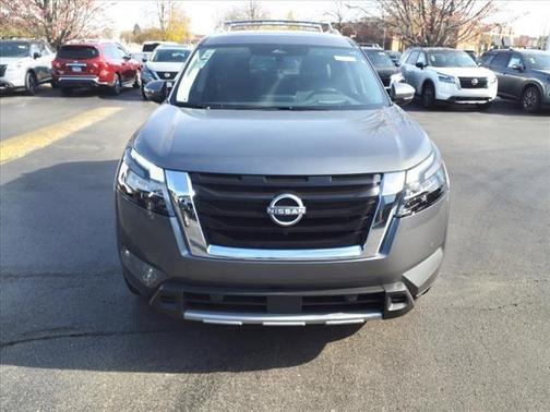 2025 Nissan Pathfinder Platinum 4WD
