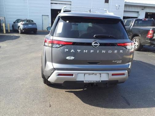 2025 Nissan Pathfinder Platinum 4WD