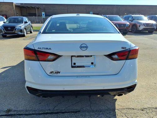 2025 Nissan Altima SR FWD