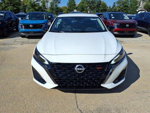 2025 Nissan Altima SR FWD