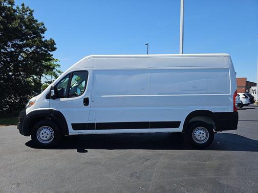 Bright White Clearcoat 2025 RAM ProMaster 2500 Tradesman
