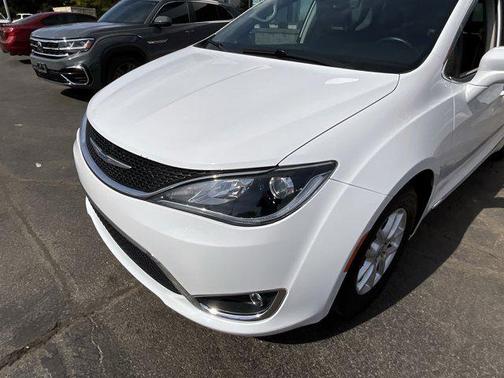 2020 Chrysler Pacifica Touring L