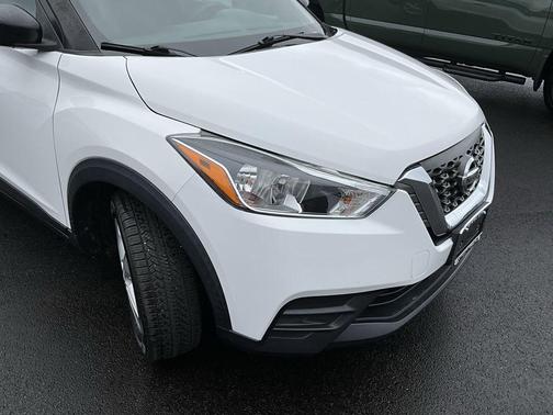2020 Nissan Kicks S