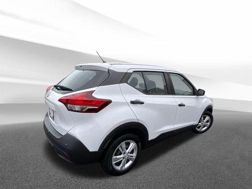2020 Nissan Kicks S