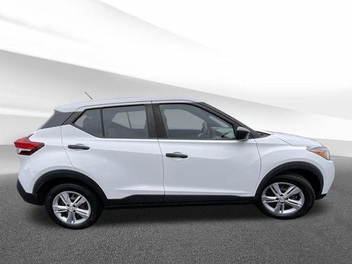 2020 Nissan Kicks S