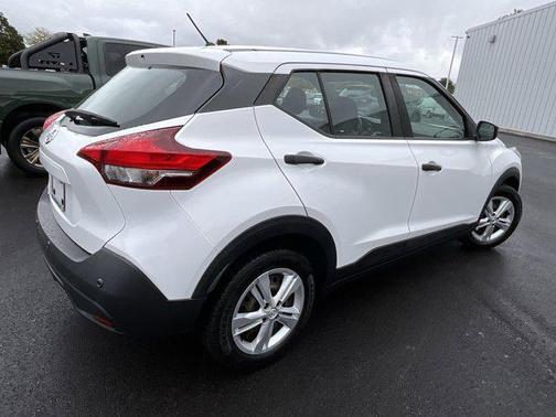 2020 Nissan Kicks S