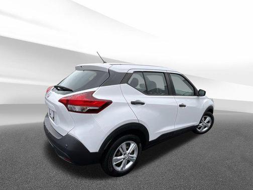 2020 Nissan Kicks S