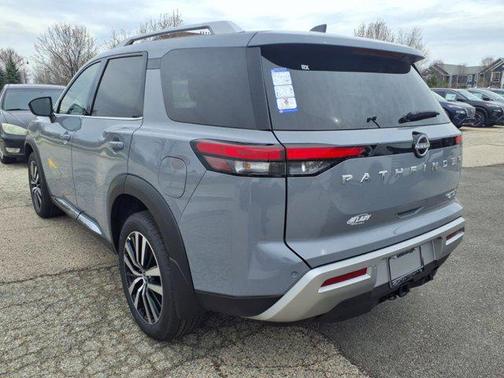 2025 Nissan Pathfinder Platinum 4WD
