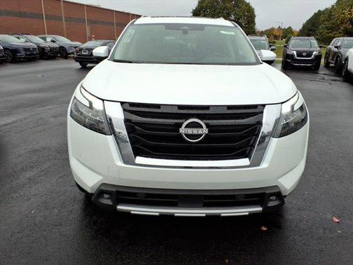 2025 Nissan Pathfinder Platinum 4WD