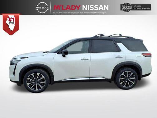 Everest White Pearl Tricoat/Super Black 2026 Nissan Pathfinder Platinum