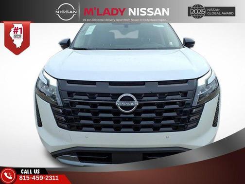 Everest White Pearl Tricoat/Super Black 2026 Nissan Pathfinder Platinum