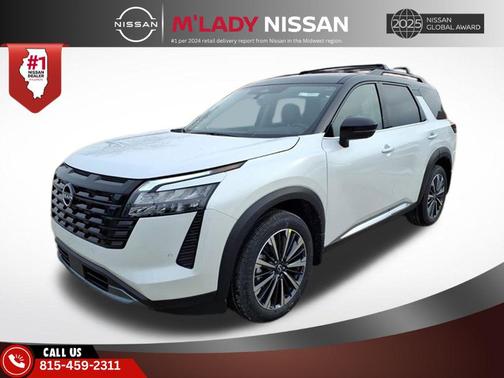 Everest White Pearl Tricoat/Super Black 2026 Nissan Pathfinder Platinum