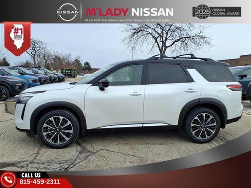 Everest White Pearl Tricoat/Super Black 2026 Nissan Pathfinder Platinum