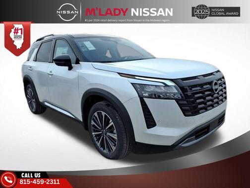 Everest White Pearl Tricoat/Super Black 2026 Nissan Pathfinder Platinum