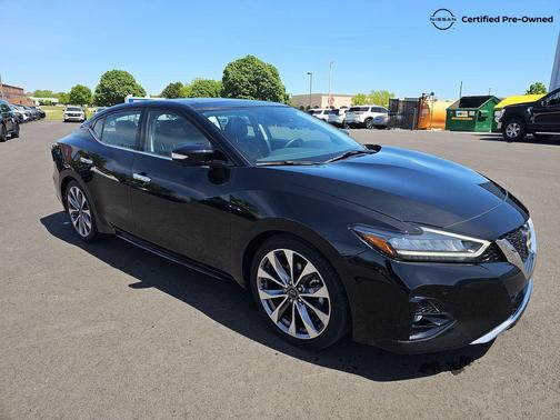 Super Black 2023 Nissan Maxima 3.5 Platinum