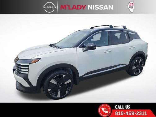 Aspen White Tricoat/Super Black 2025 Nissan Kicks SR