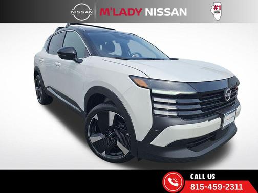 Aspen White Tricoat/Super Black 2025 Nissan Kicks SR