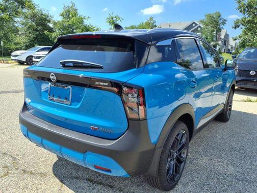 2025 Nissan Kicks SR