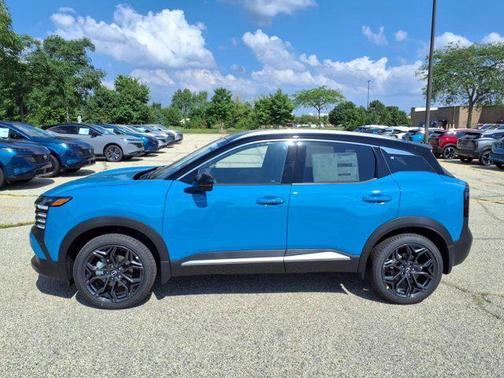 2025 Nissan Kicks SR