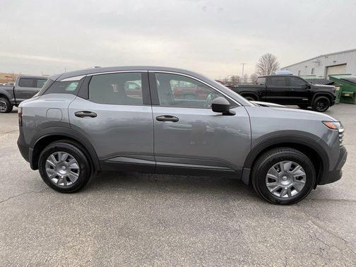 2025 Nissan Kicks S