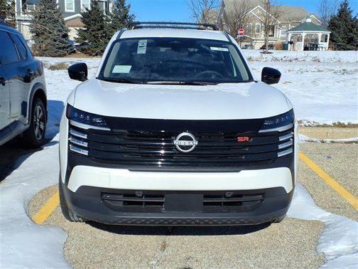 Aspen White Tricoat 2026 Nissan Kicks SR