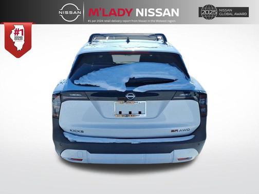 Aspen White Tricoat 2026 Nissan Kicks SR
