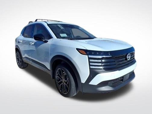 Aspen White Tricoat 2026 Nissan Kicks SR