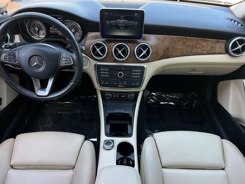 Arctic White 2016 Mercedes-Benz GLA-Class 4MATIC