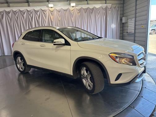 Arctic White 2016 Mercedes-Benz GLA-Class 4MATIC