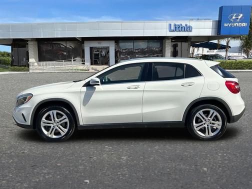 Arctic White 2016 Mercedes-Benz GLA-Class 4MATIC